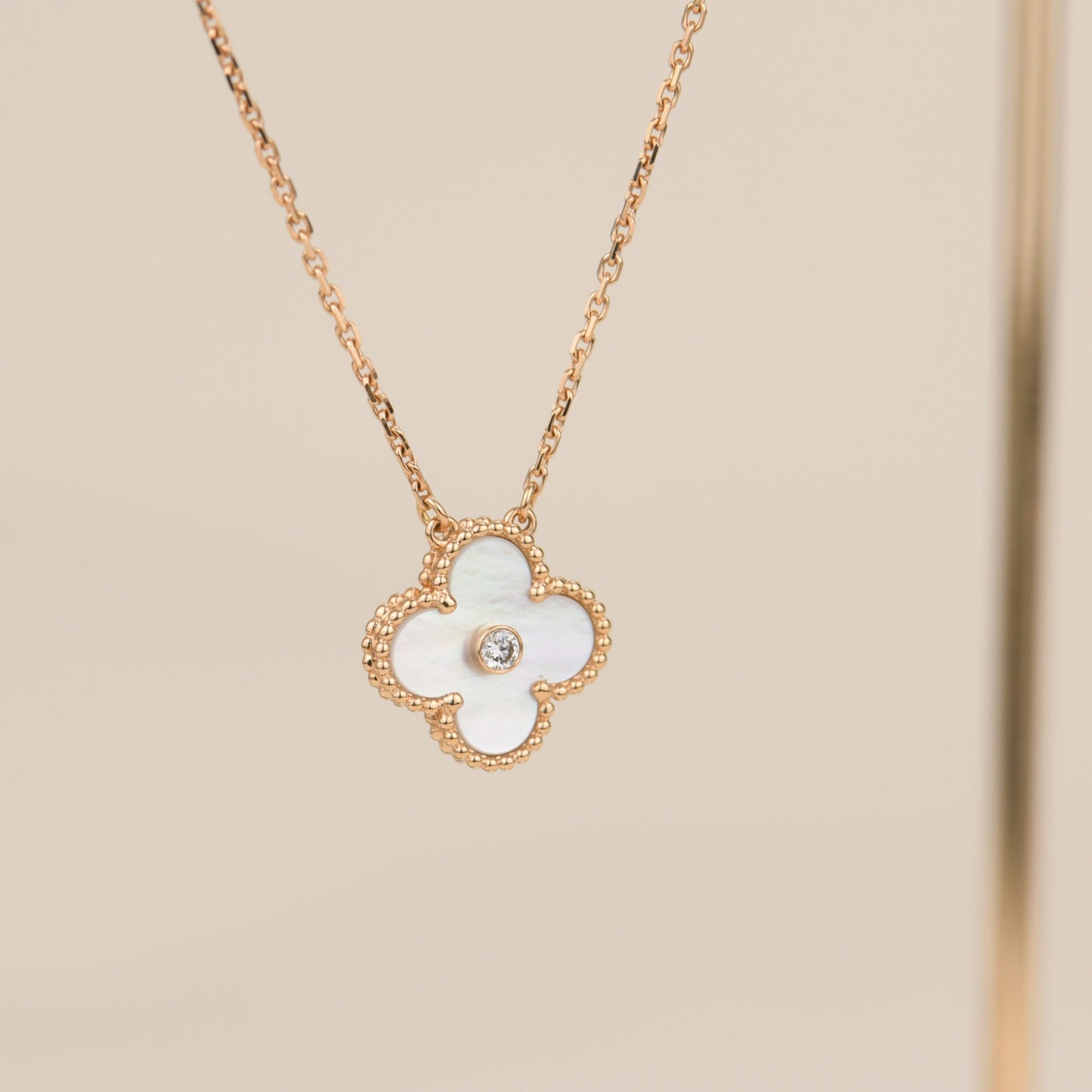 [Spark]CLOVER 15MM DIAMOND WHITE FRITILLARIA NECKLACE