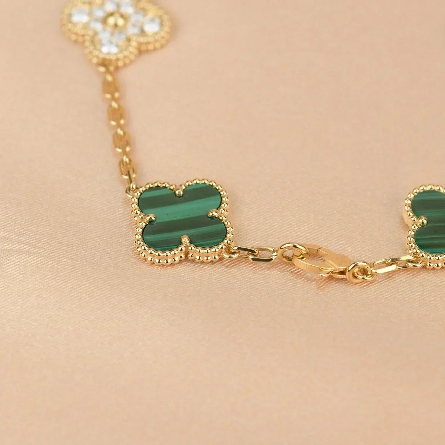 [Spark] CLOVER 5 MOTIF MALACHITE BRACELET COLLECTION