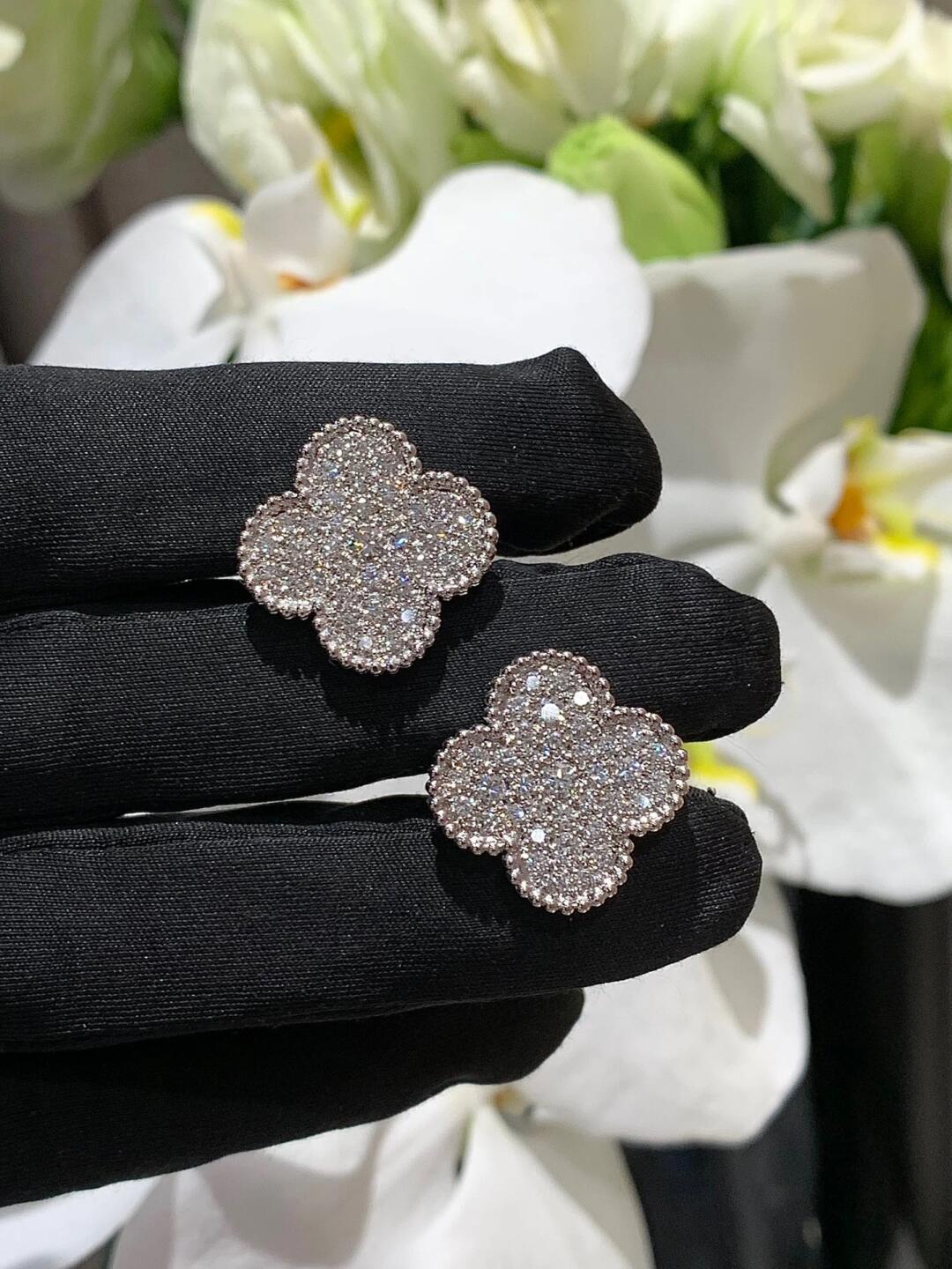 [Spark]CLOVER 20MM MOTIFS DIAMOND STUD EARRINGS SILVER