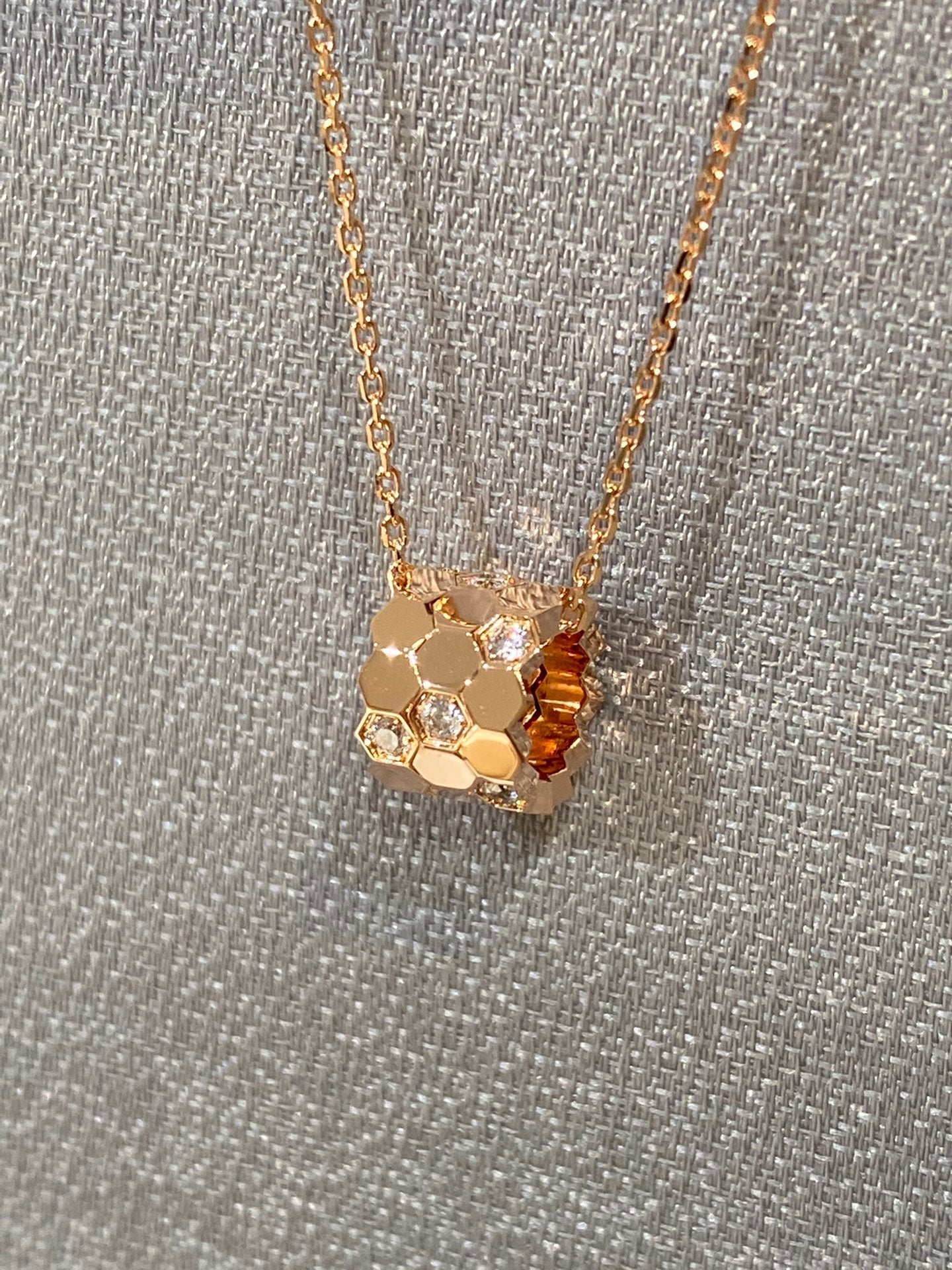 [Spark]BEE LOVE DIAMOND NECKLACE