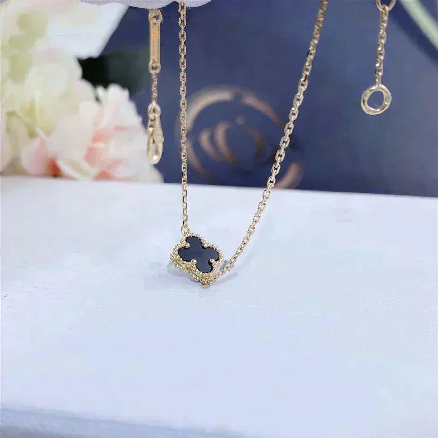 [Spark]CLOVER ONYX SINGLE FLOWER BRACELET